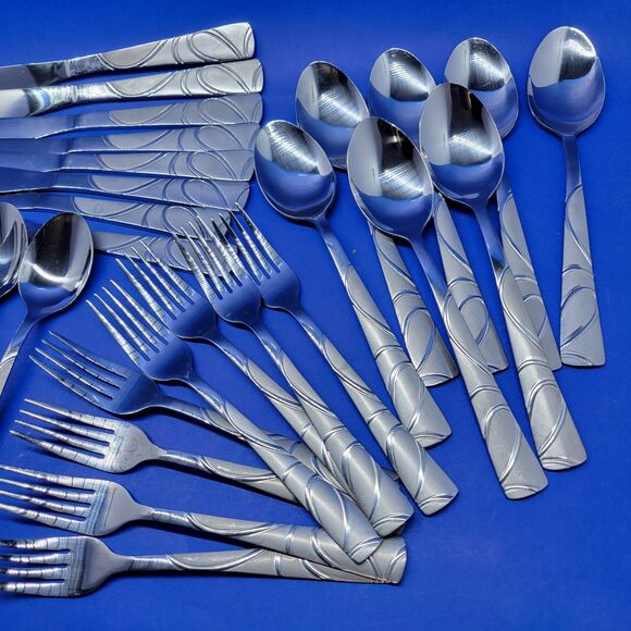 Cambridge Conquest Stainless Flatware 33 Assorted Pieces - Picture 4 of 7